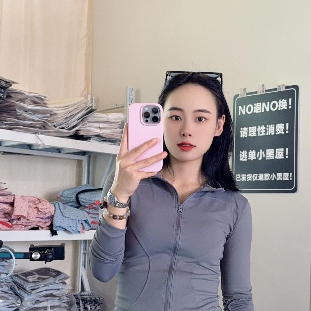 橙派服饰工厂店