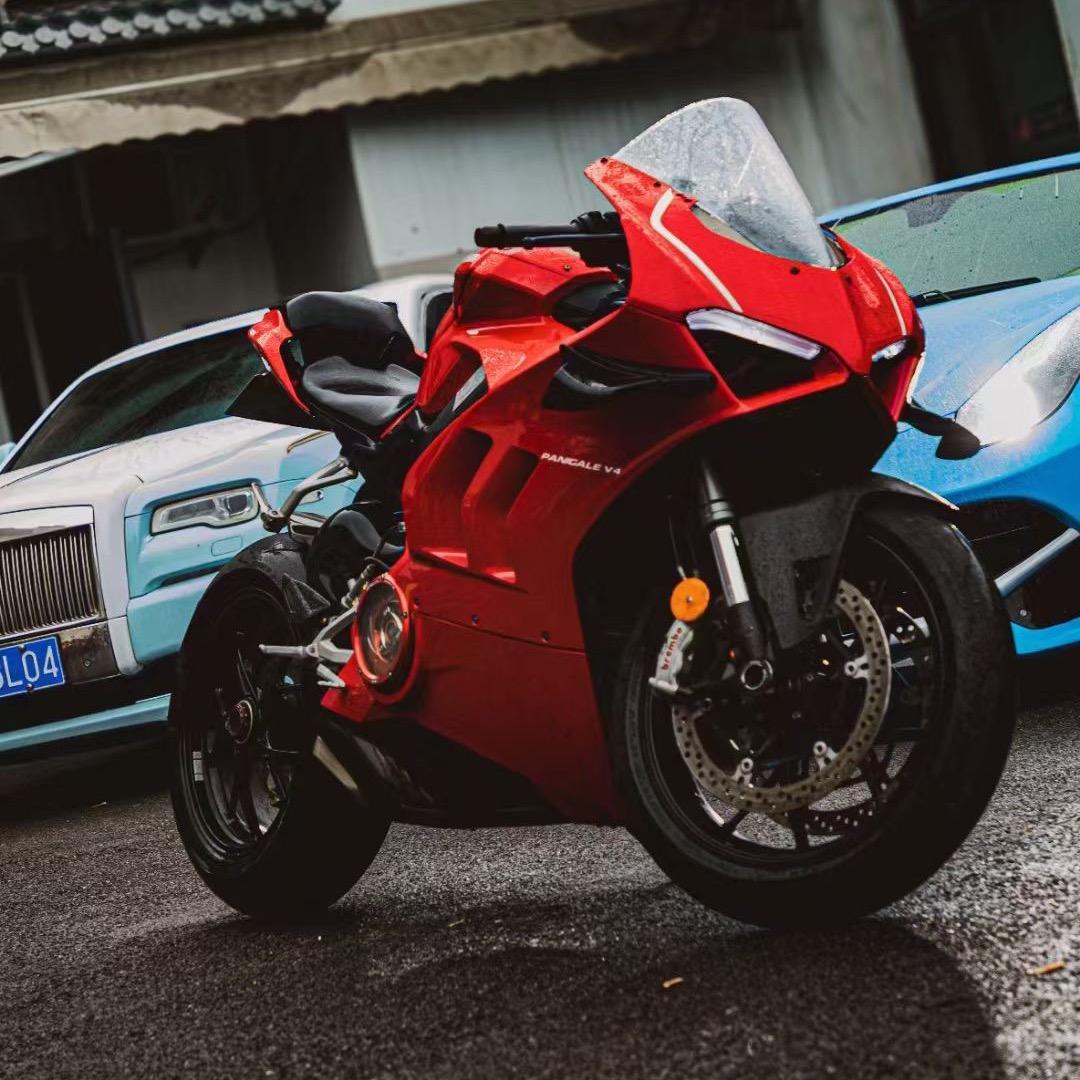 摩骋机车俱乐部