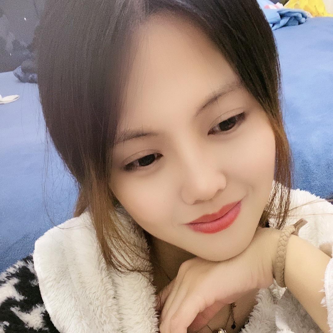 历历的小吃摊