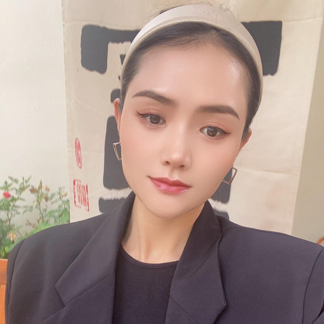 二姐可甜可辣吖