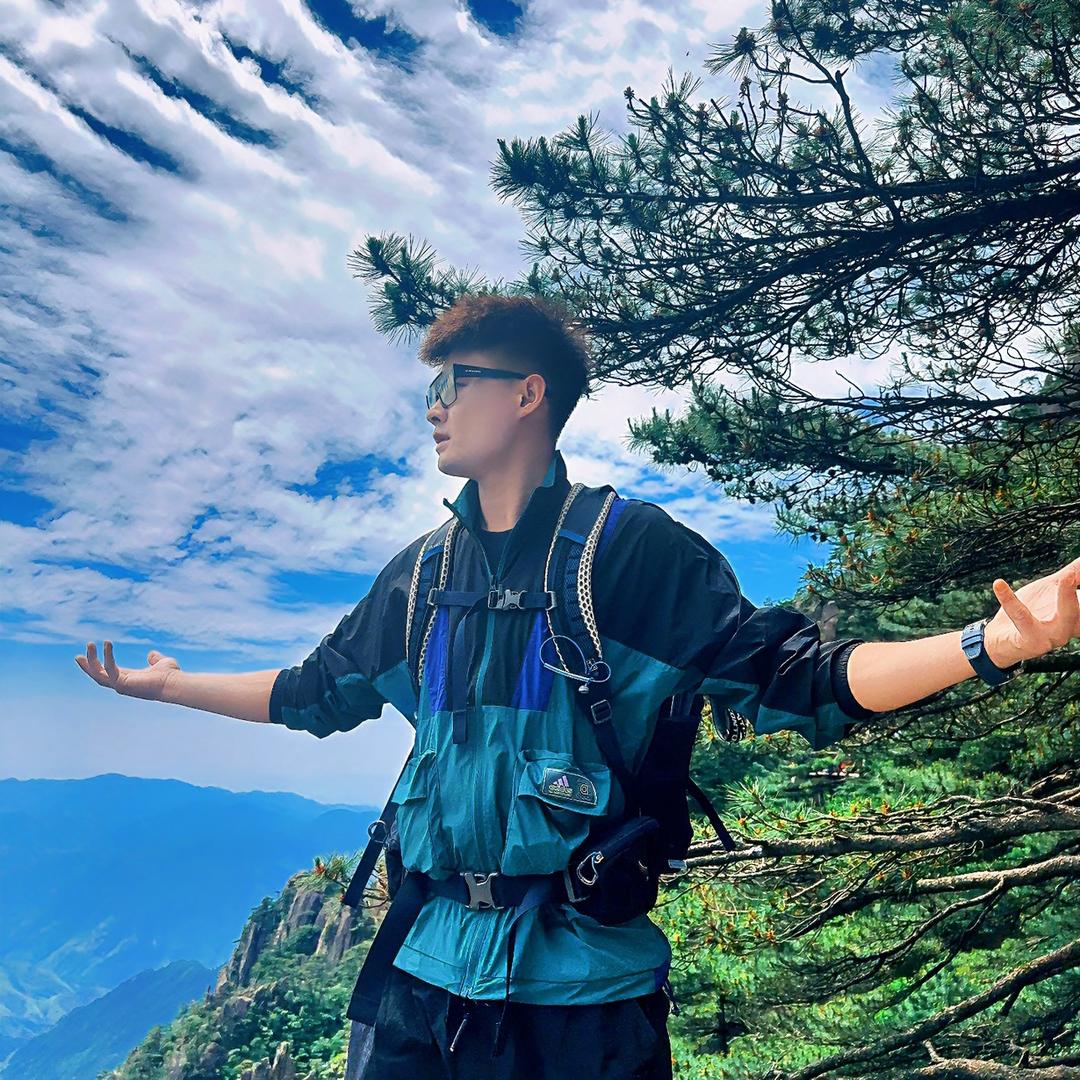 泰山陪爬丶回响