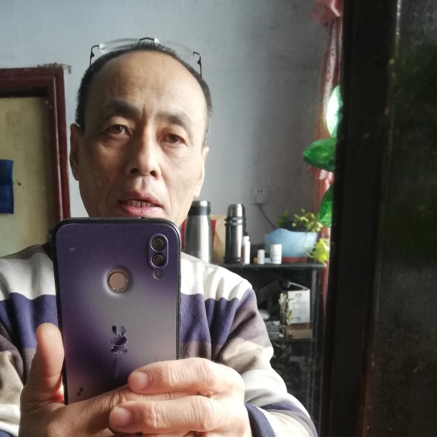 侯哥（爱唱歌）