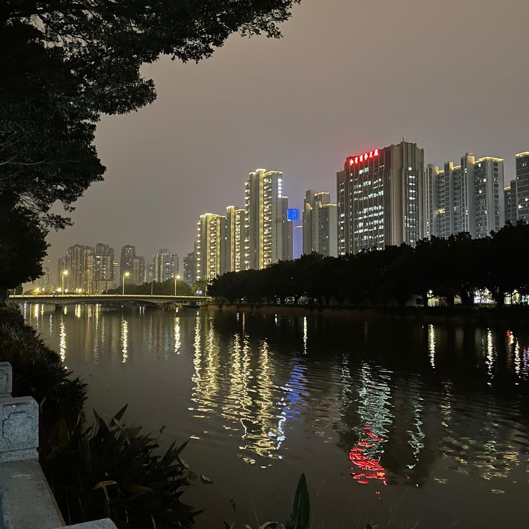 乐多便利店(铂金岛店)那块自己拿哈直播号