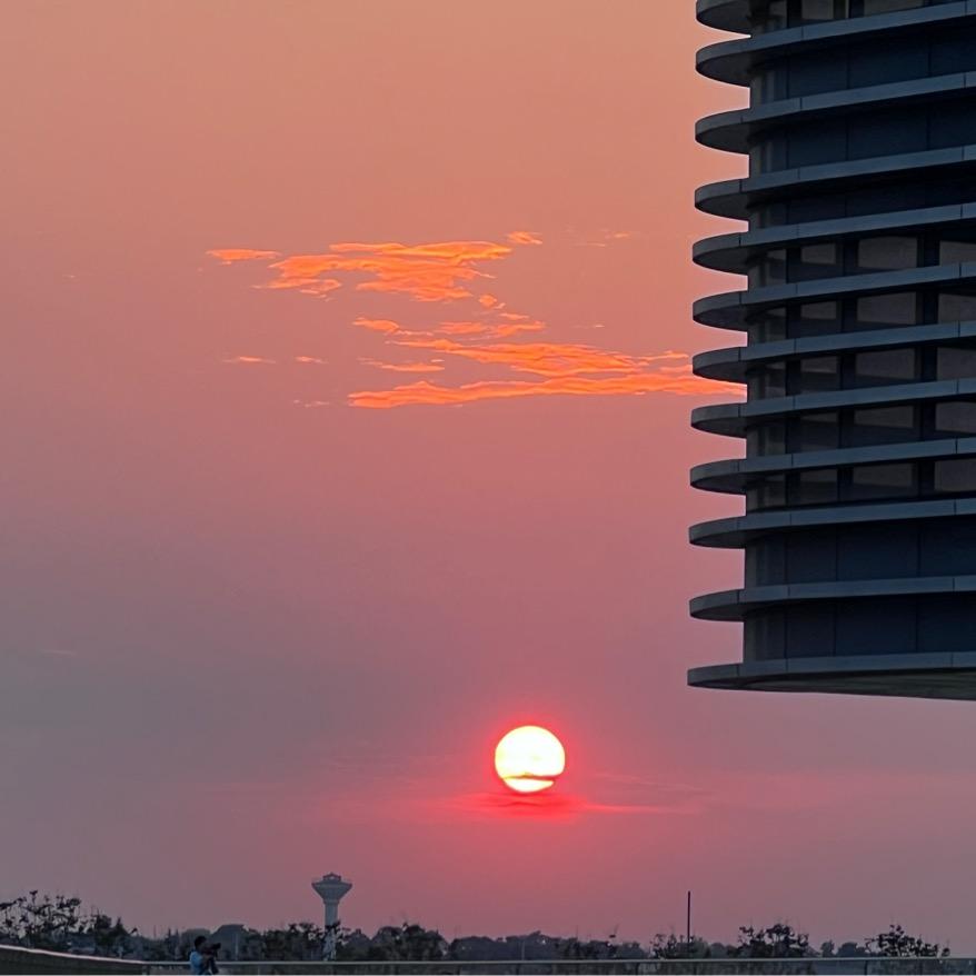 拿不稳相机的猛男