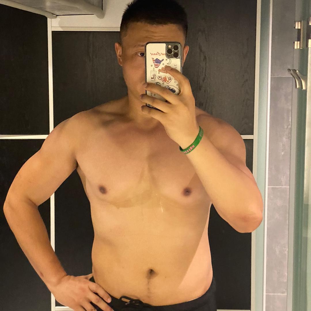 有力量的憨憨哥