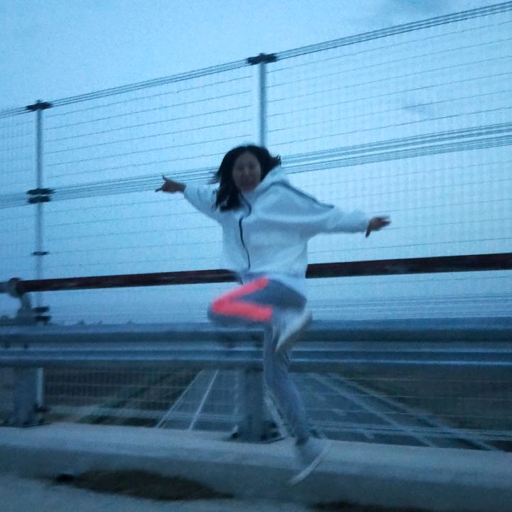 期待而来