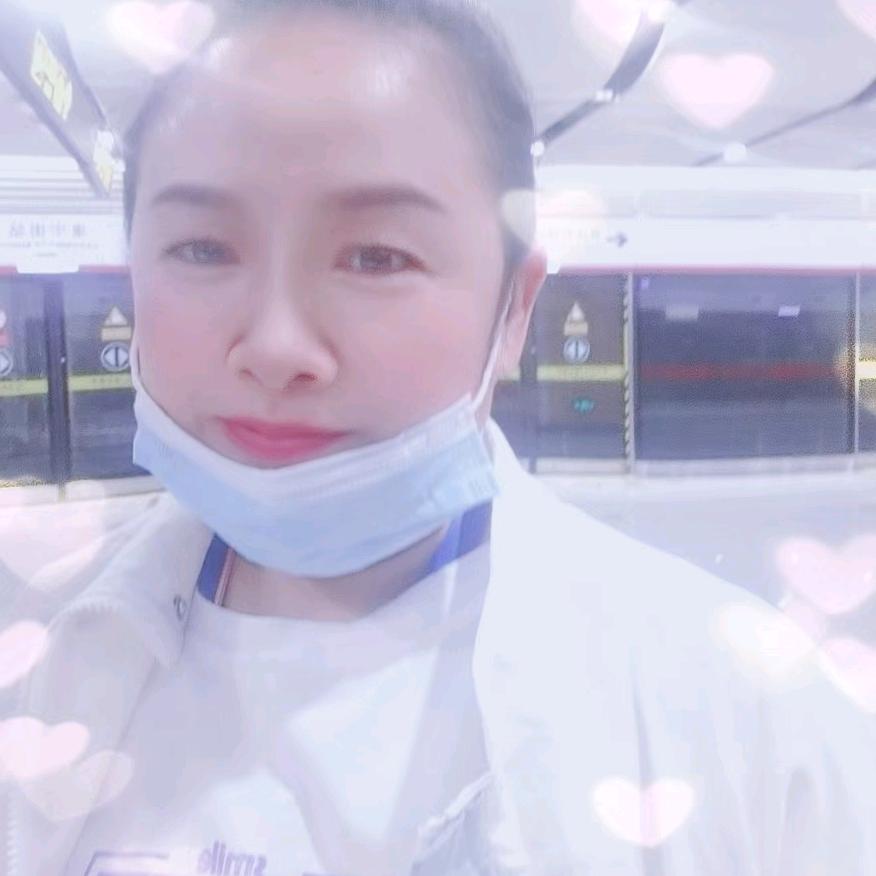快乐的女孩