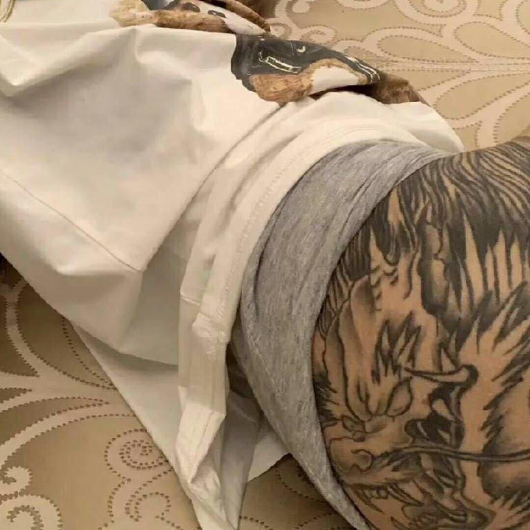 王  铭.