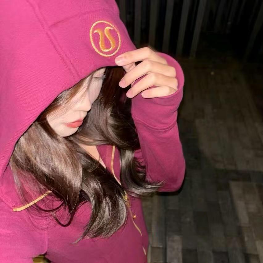 梦梦-顶级版在后花园