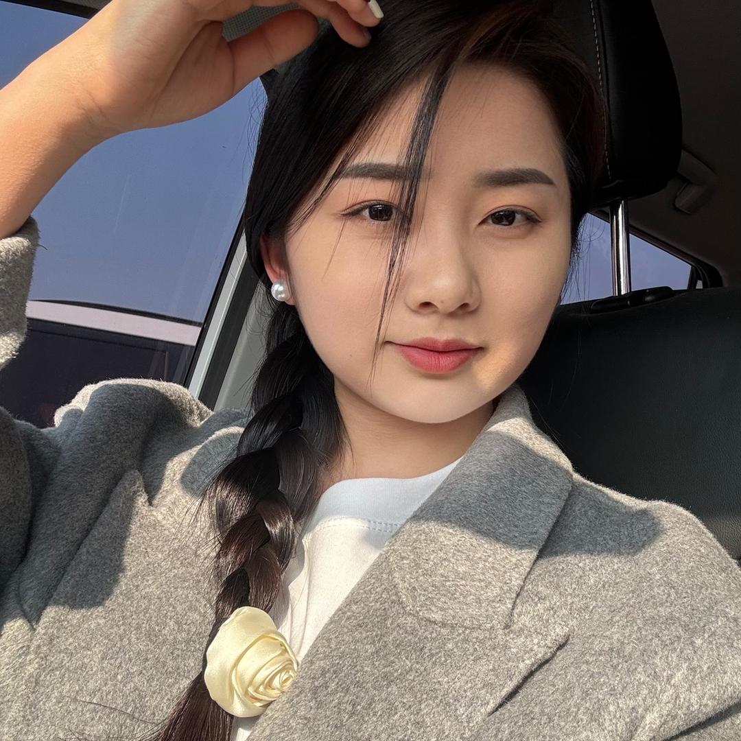 同村的雯雯