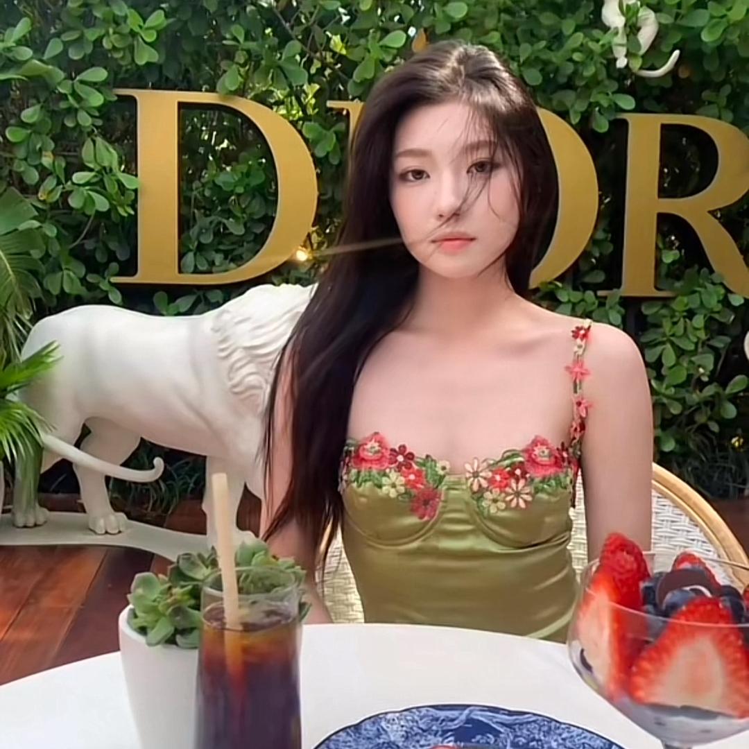 芭比袅袅