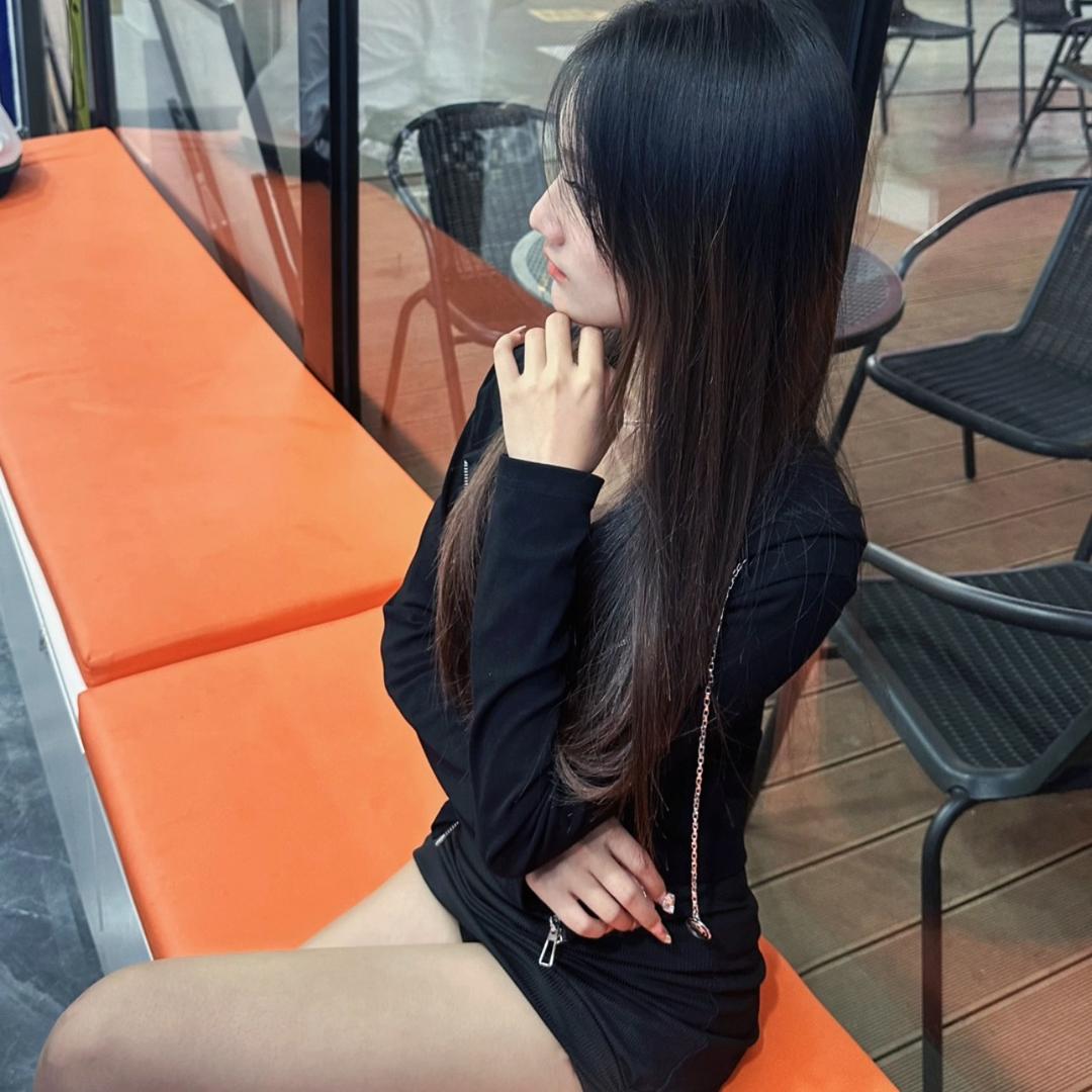 俏俏