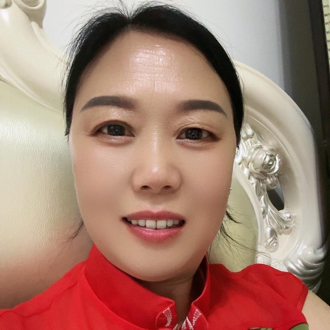 小李子收长头发