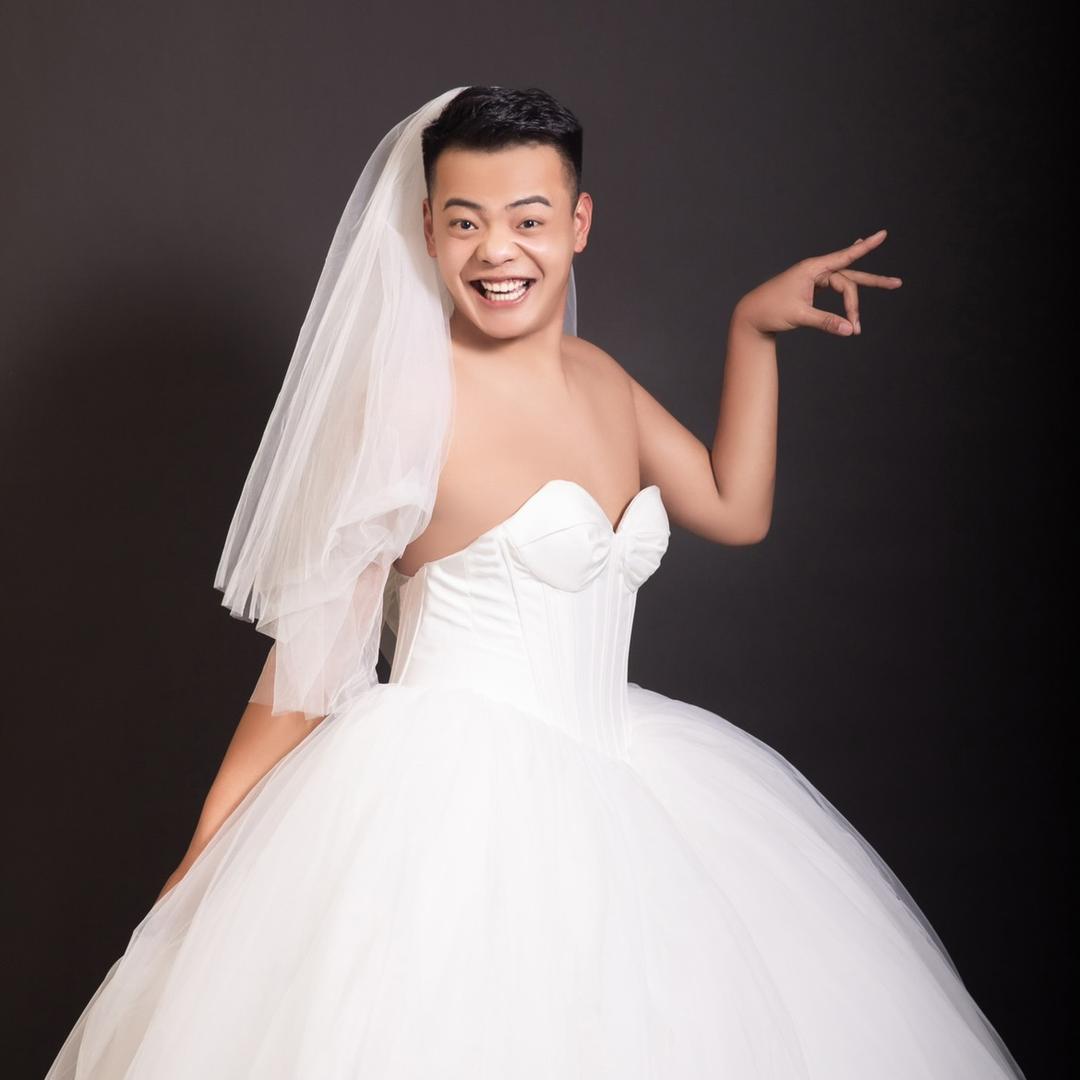 青岛红火炬精品车行(小陈）