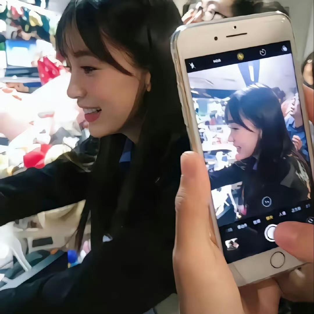 考拉啦妮妮