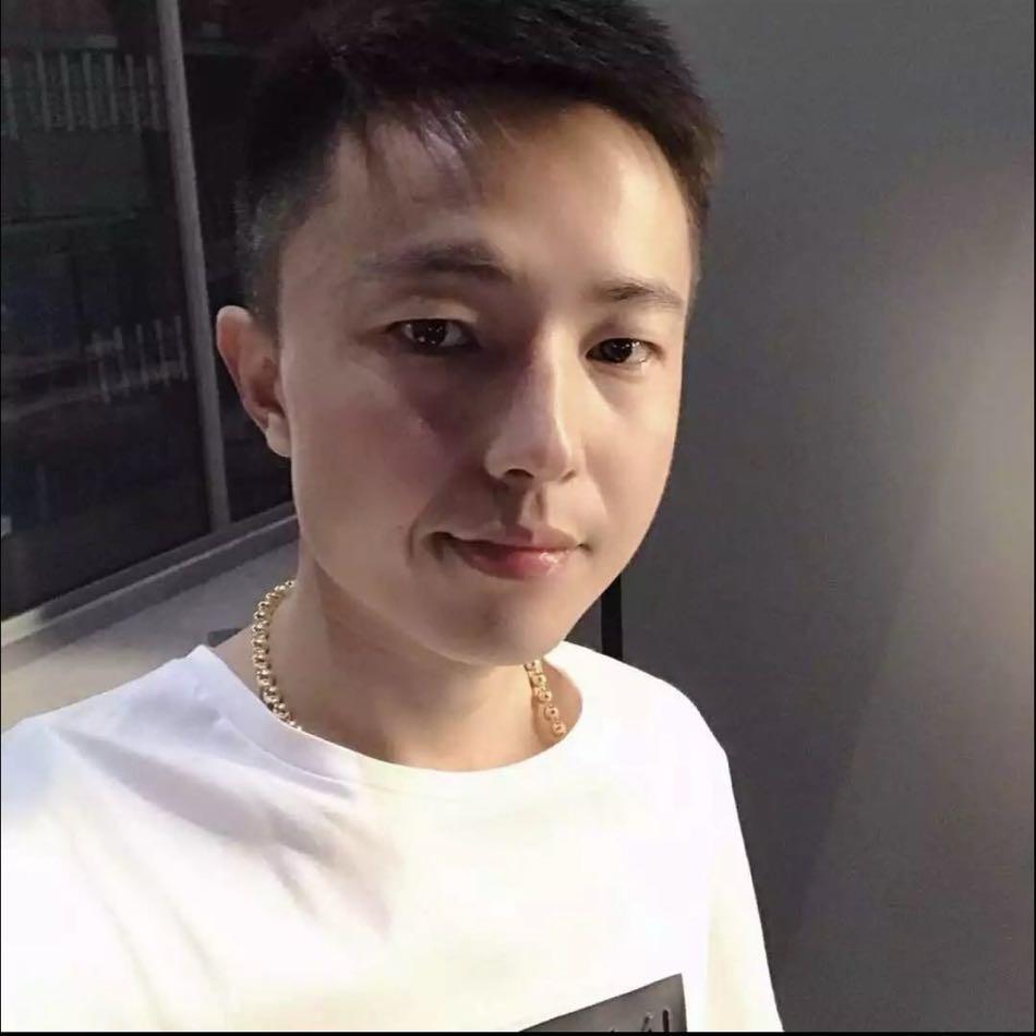 隔壁村长王二狗