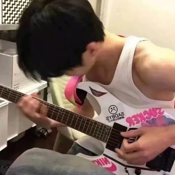 愛诚.