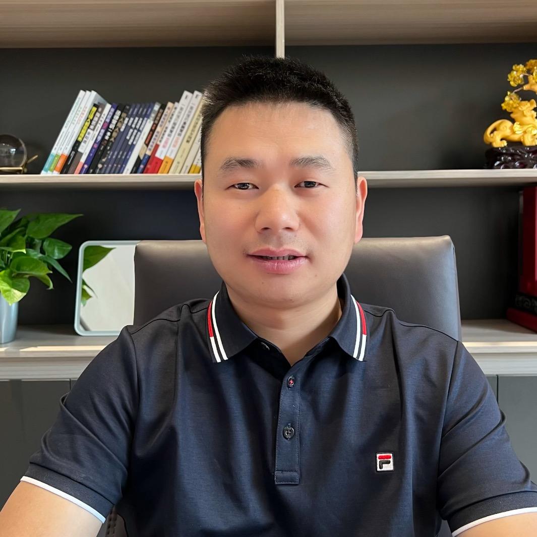 七里香创始人（ 陈世龙）