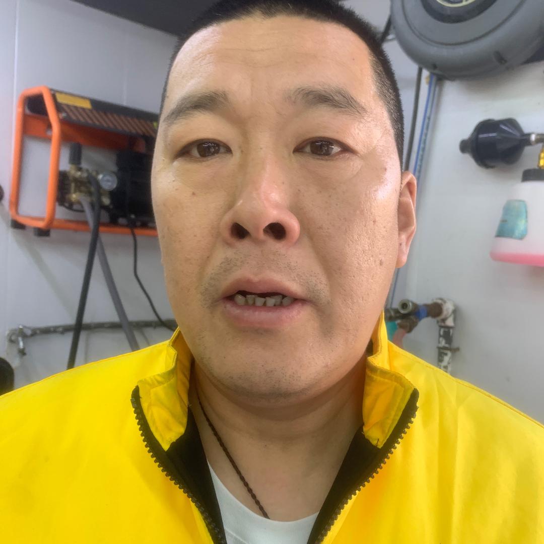 老张的邓禄普轮胎店