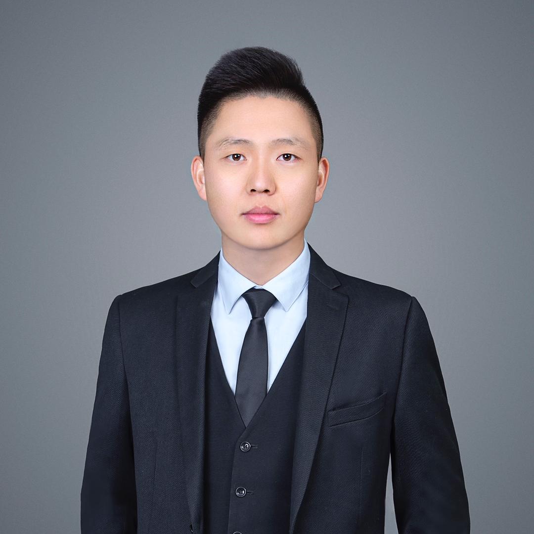 刘策在东丽湖