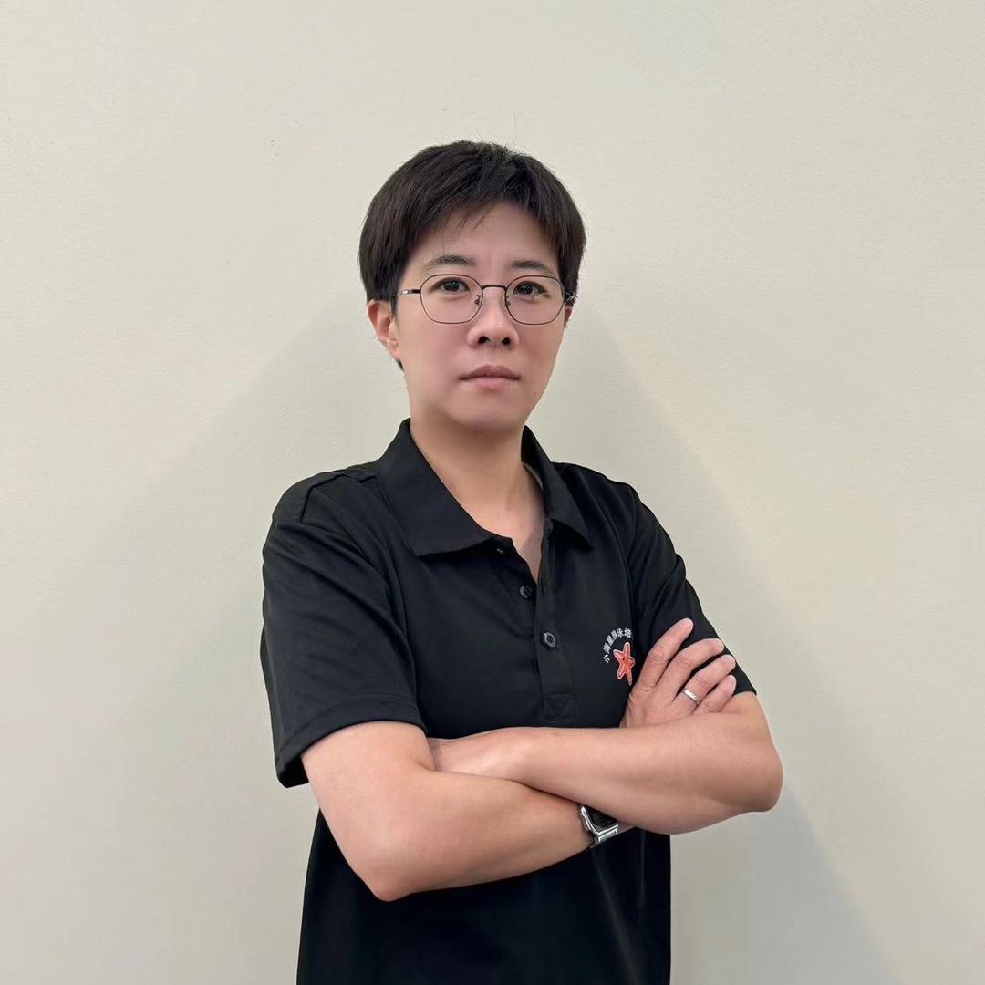 爱尚游泳教练小赵