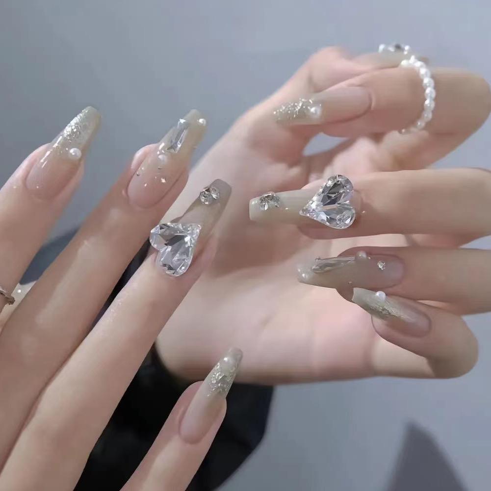 沁源县沁河镇小玲子灵动指尖店