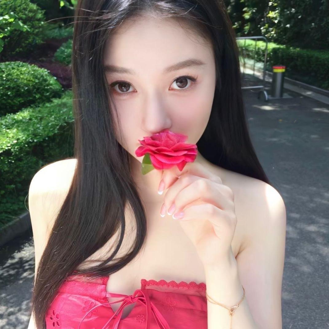 辣妹母蟑螂