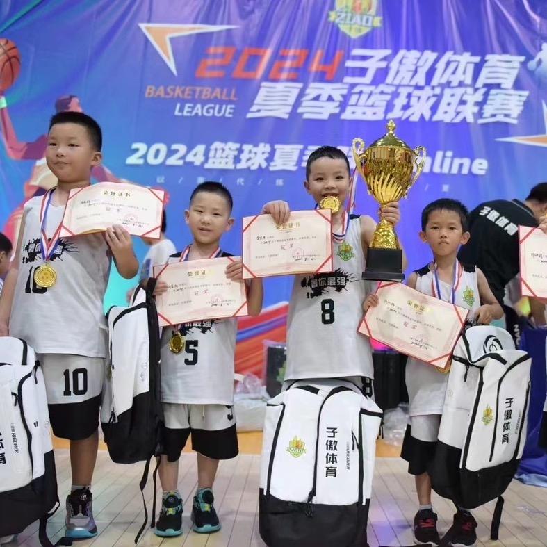 子傲体育杜教练