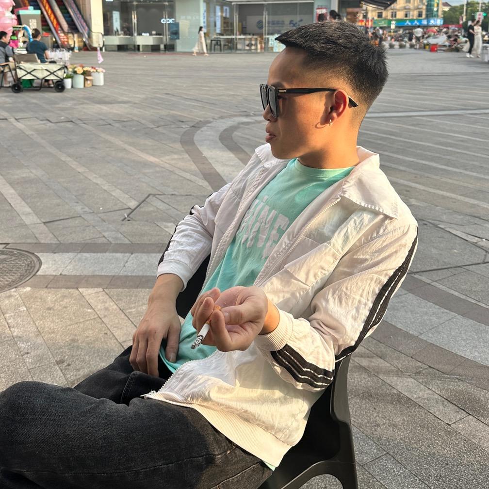 -𝙄𝙆𝙇悲伤螺蛳粉@