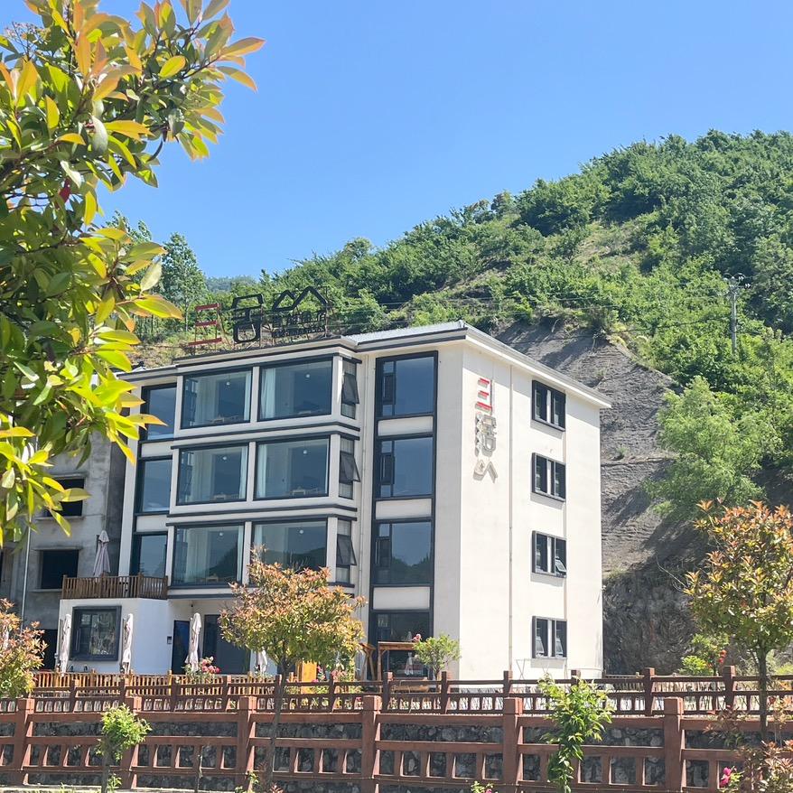 龙峪湾三舍智能民宿