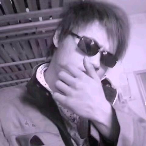 龙少，
