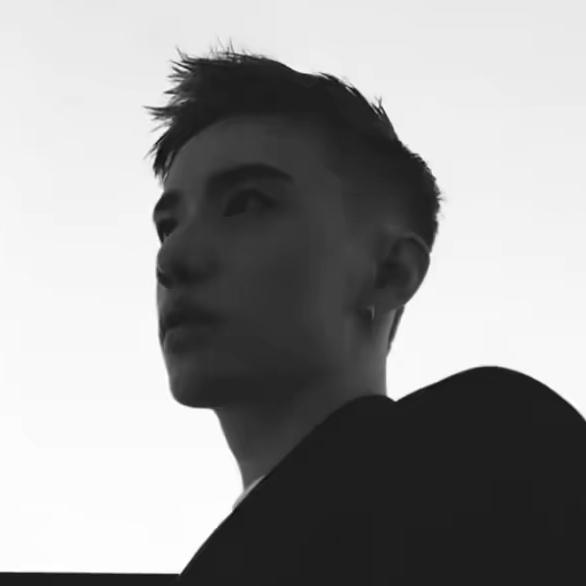 ㅤ  ㅤ田华