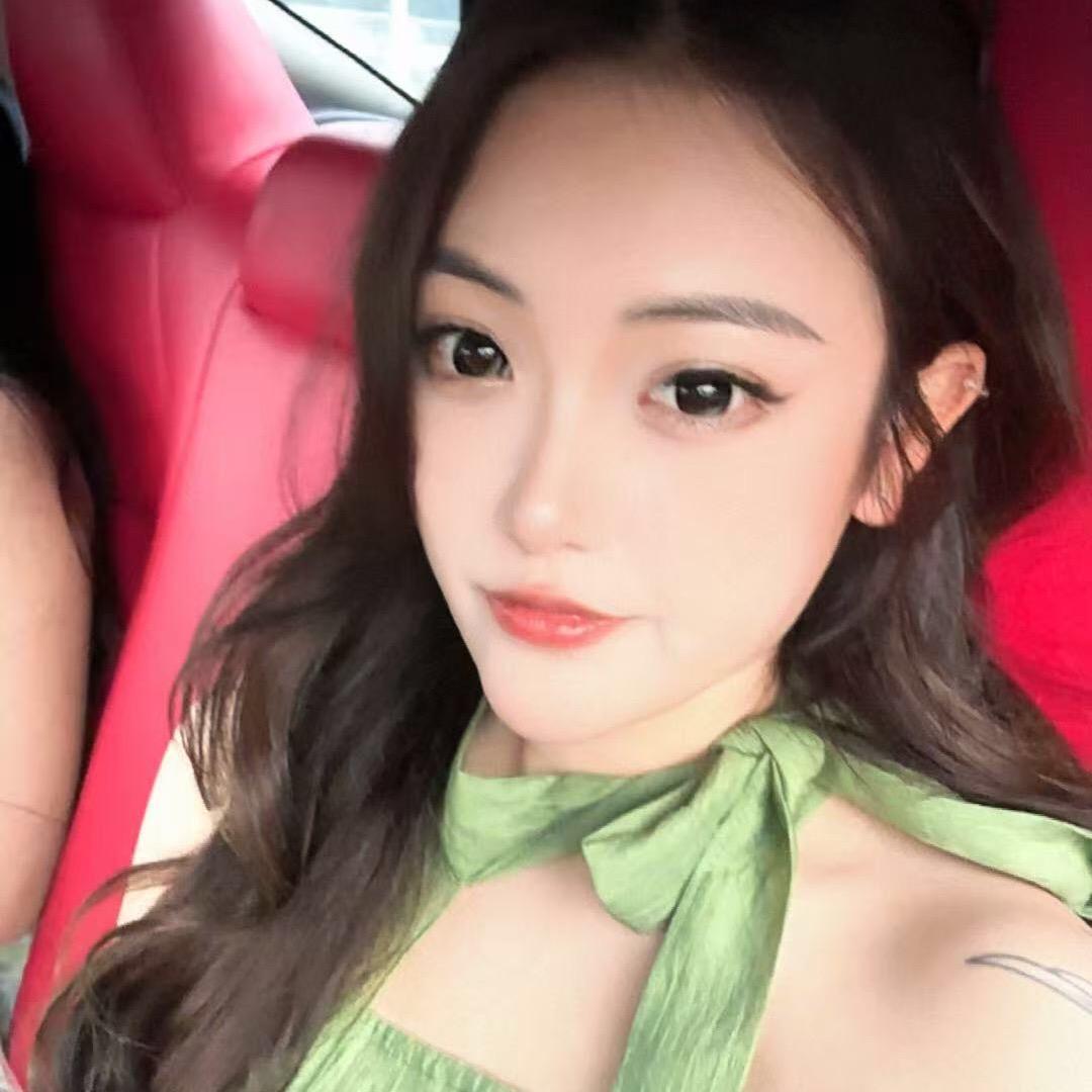 佳豪的母后大人头像