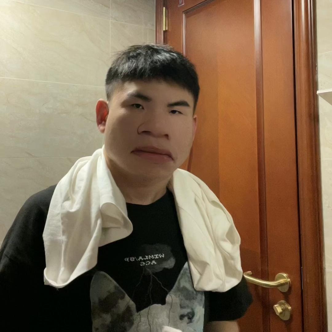 是小潘.