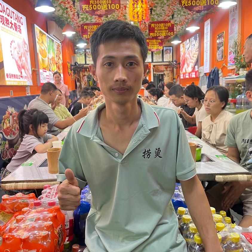 做旋转小火锅的彬哥