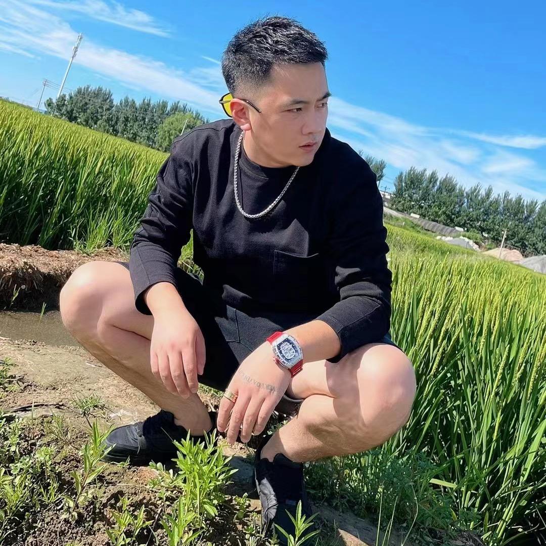 鹤峰县雾踞商贸行(个体工商户)