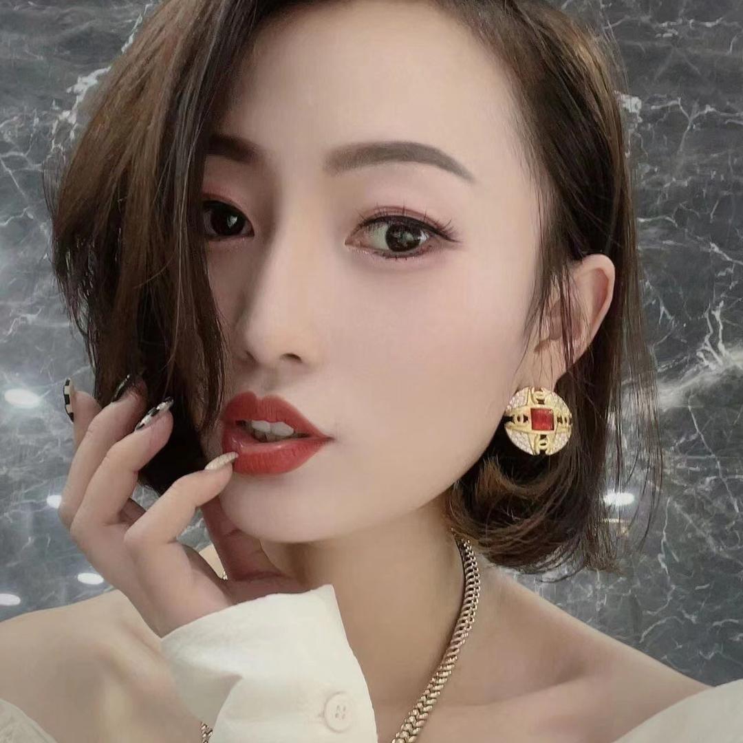 绲芝澜服装店