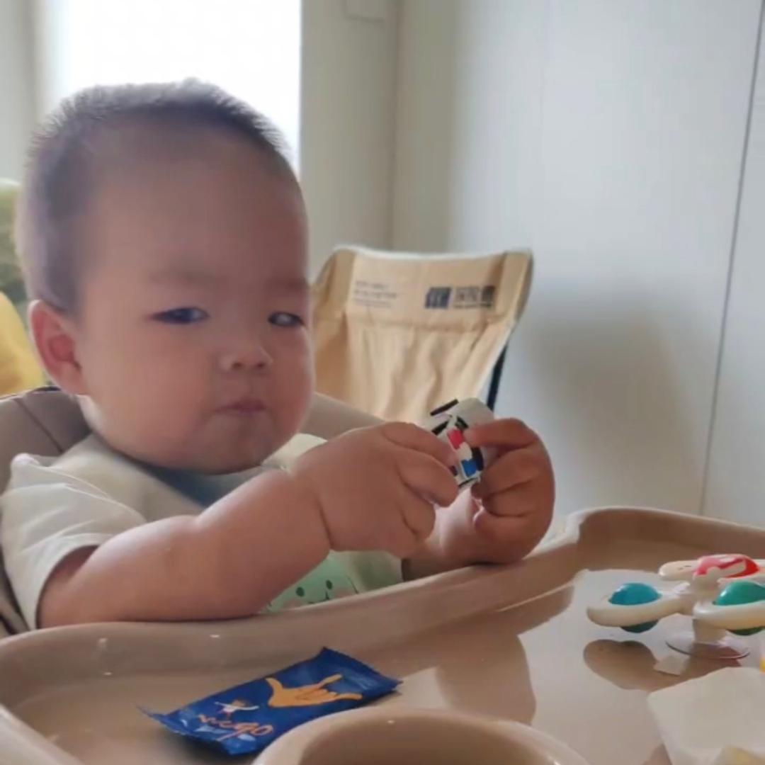 石榴兄弟情绪稳定