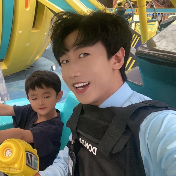 延吉恐龙王国男团NPC主持-子豪