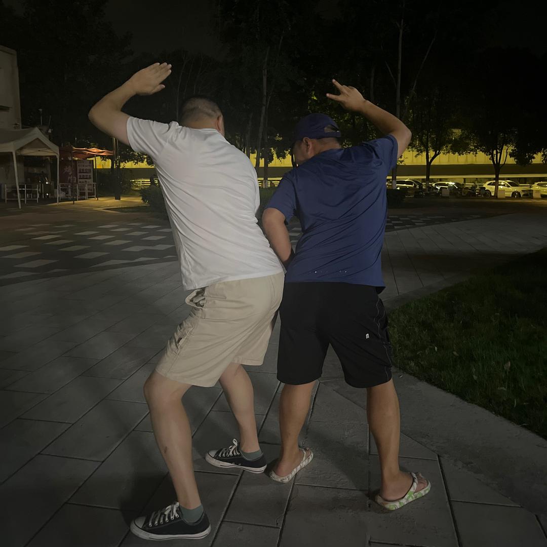 帅得劈叉