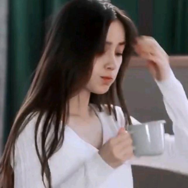 周周ᵇᵃᵇʸ