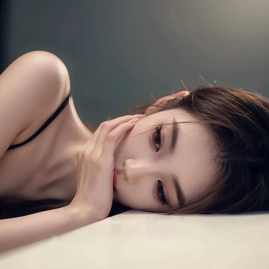 彤彤.