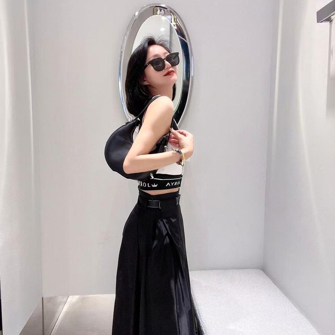 奥莱名品集合店- Rachel