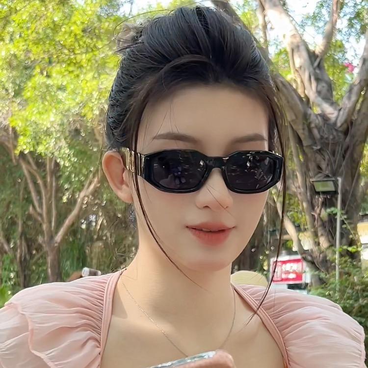 美女集中营