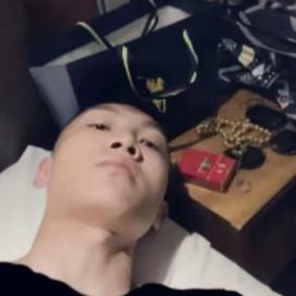 莫笑少年衣衫薄
