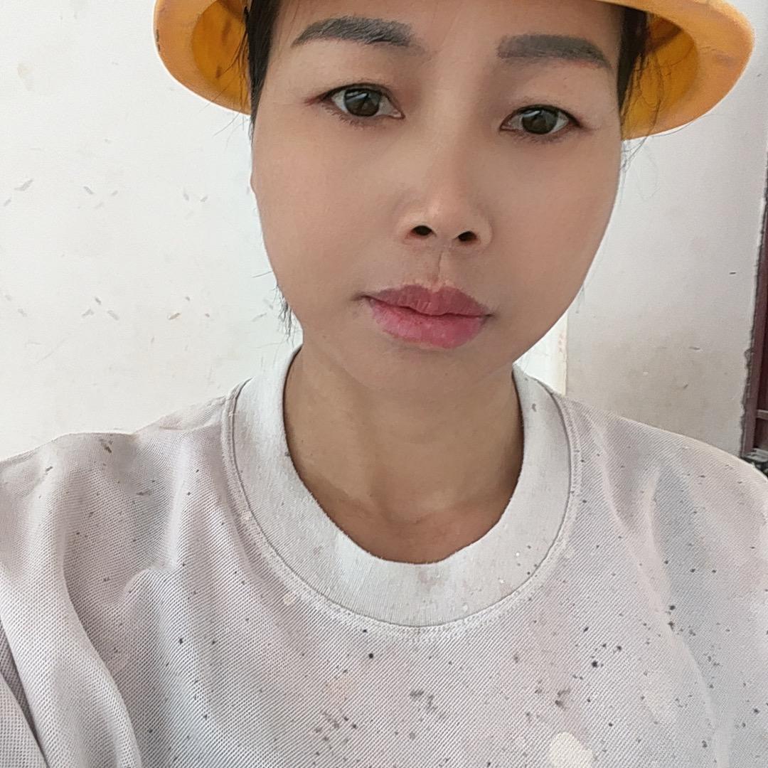 刮灰小少妇