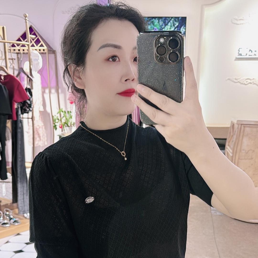 宜昌曼诺比菲女装