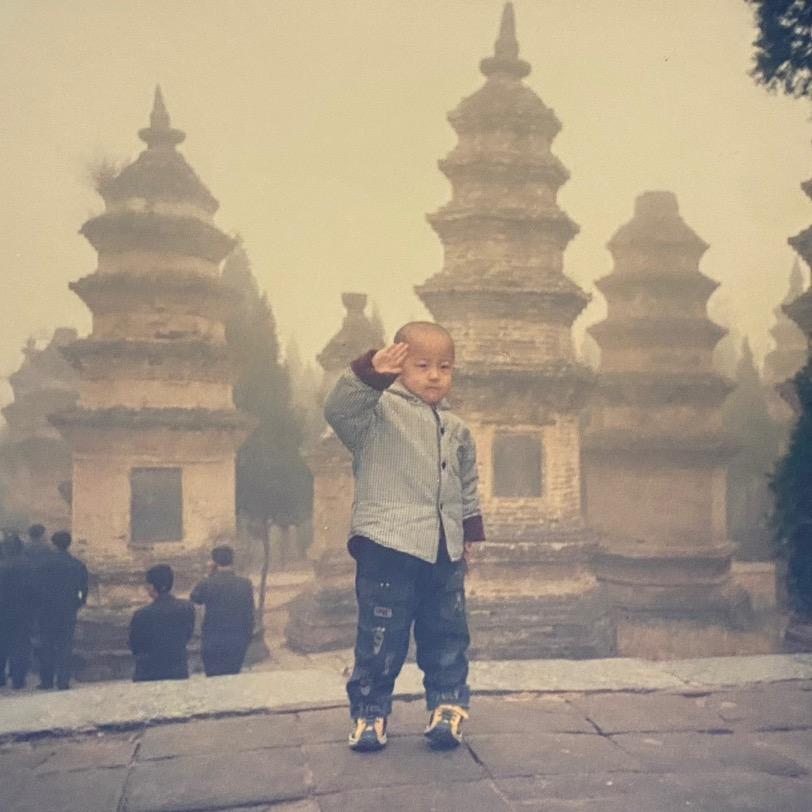 老张喜欢打电脑