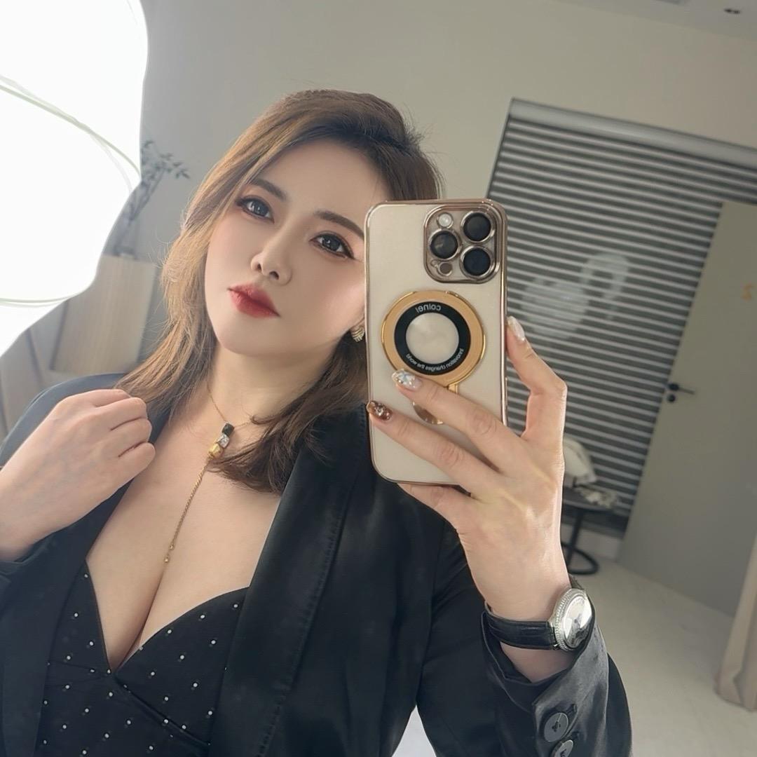 是佳佳子