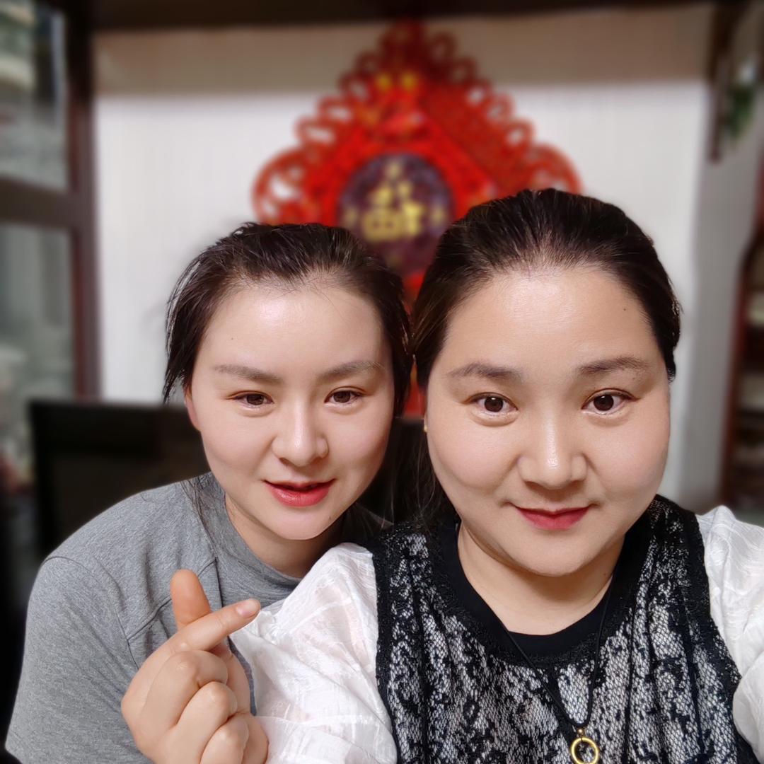 顾玲玲两姐妹